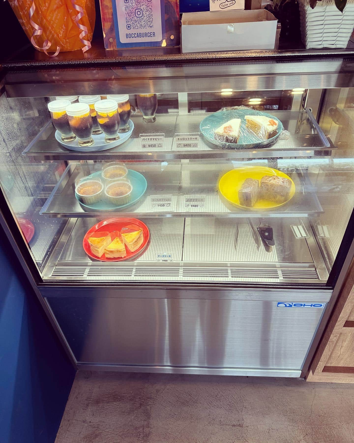 当店はスイーツも大人気です^