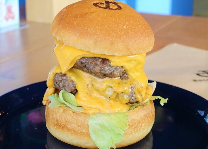 豪快！【ダブルチーズバーガー】